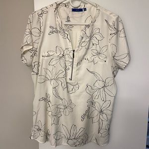 Apt 9 Short sleeved blouse size Large